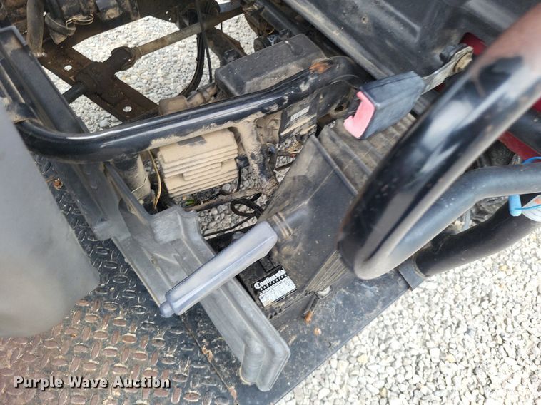 image for item LS9587 2004 Kawasaki Mule KAF620E  utility vehicle