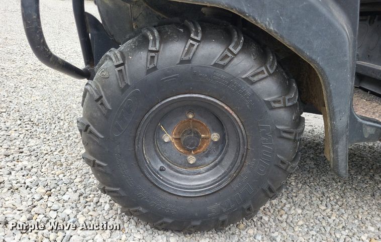image for item LS9587 2004 Kawasaki Mule KAF620E  utility vehicle
