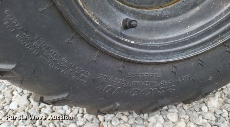 image for item LS9587 2004 Kawasaki Mule KAF620E  utility vehicle