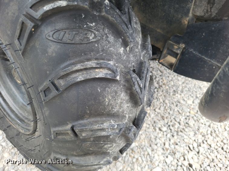 image for item LS9587 2004 Kawasaki Mule KAF620E  utility vehicle