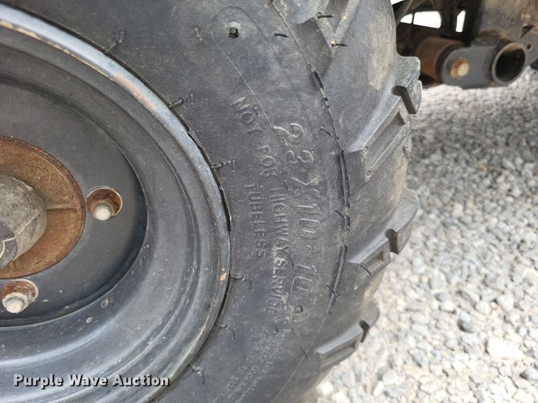 image for item LS9587 2004 Kawasaki Mule KAF620E  utility vehicle