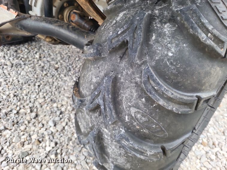 image for item LS9587 2004 Kawasaki Mule KAF620E  utility vehicle