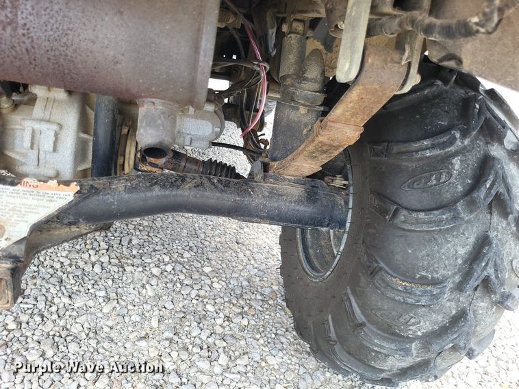 image for item LS9587 2004 Kawasaki Mule KAF620E  utility vehicle