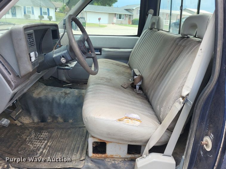 image for item LS9588 1993 Chevrolet C1500  pickup truck