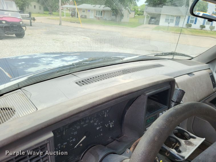 image for item LS9588 1993 Chevrolet C1500  pickup truck