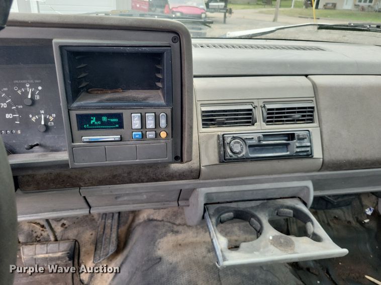 image for item LS9588 1993 Chevrolet C1500  pickup truck