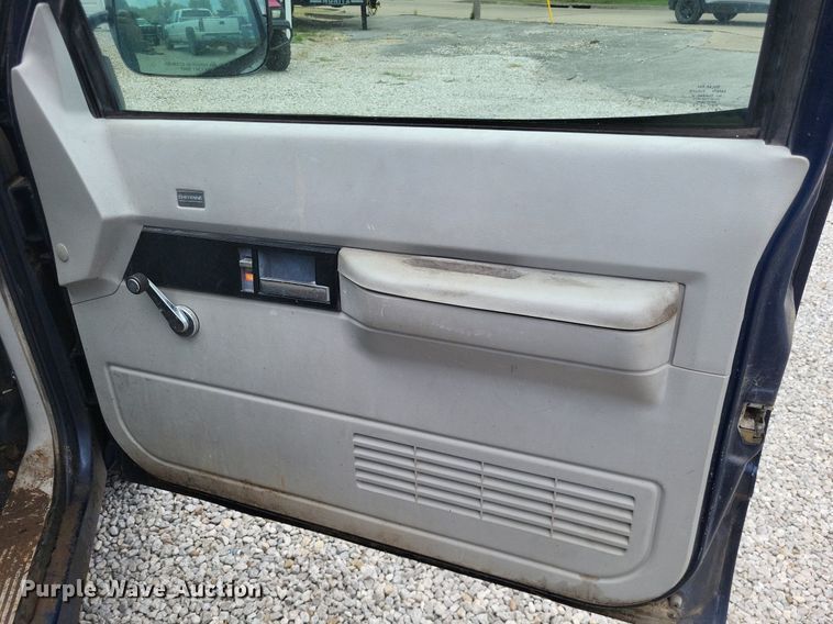 image for item LS9588 1993 Chevrolet C1500  pickup truck