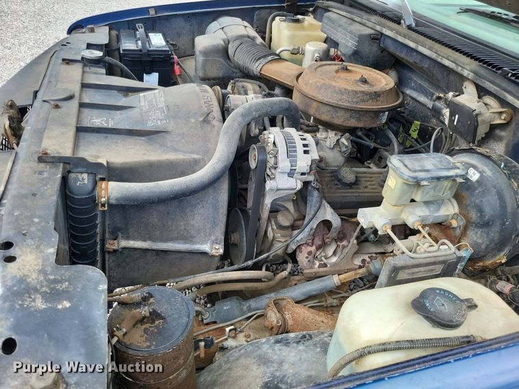 image for item LS9588 1993 Chevrolet C1500  pickup truck