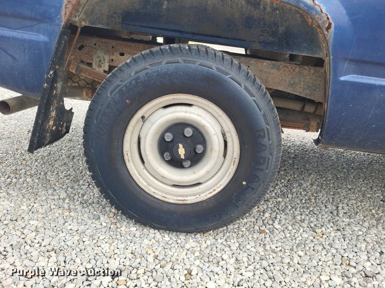 image for item LS9588 1993 Chevrolet C1500  pickup truck