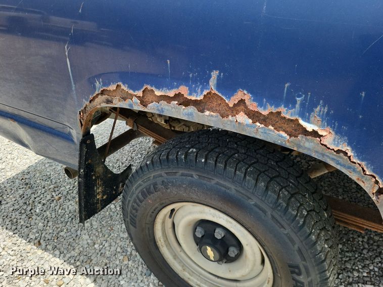 image for item LS9588 1993 Chevrolet C1500  pickup truck