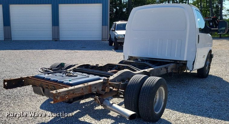 image for item LS9589 2014 Chevrolet Express G4500  van cab and chassis