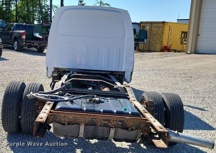 image for item LS9589 2014 Chevrolet Express G4500  van cab and chassis