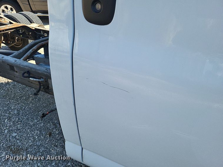 image for item LS9589 2014 Chevrolet Express G4500  van cab and chassis