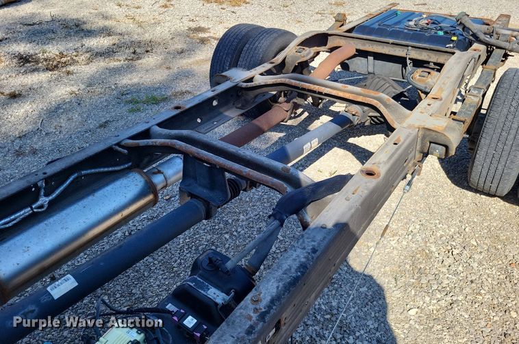 image for item LS9589 2014 Chevrolet Express G4500  van cab and chassis