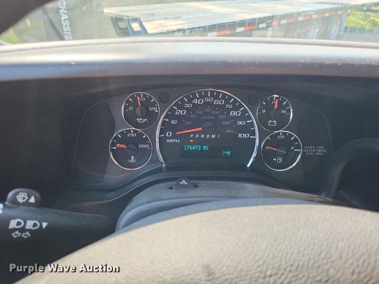 image for item LS9589 2014 Chevrolet Express G4500  van cab and chassis