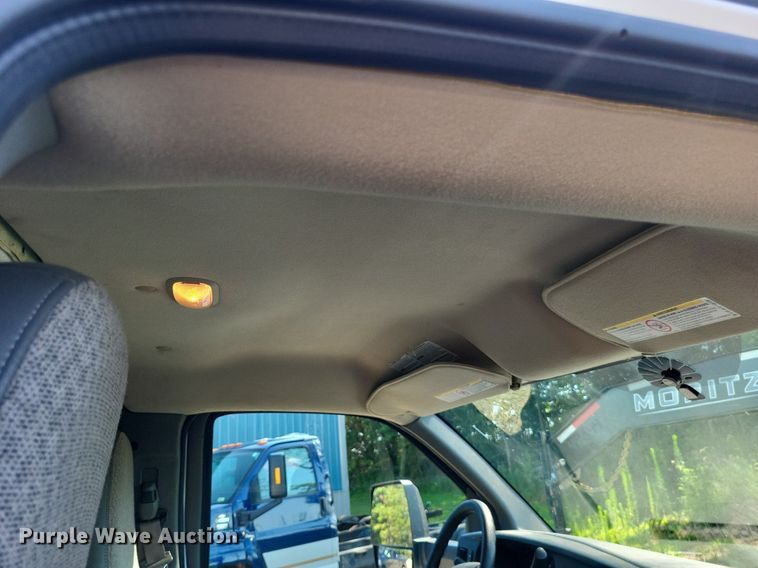 image for item LS9589 2014 Chevrolet Express G4500  van cab and chassis