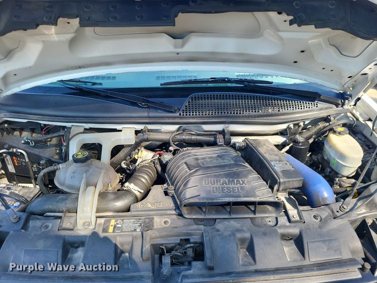 image for item LS9589 2014 Chevrolet Express G4500  van cab and chassis