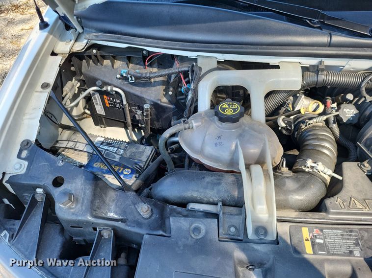 image for item LS9589 2014 Chevrolet Express G4500  van cab and chassis