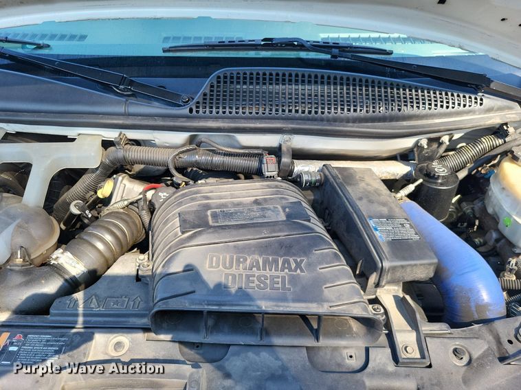 image for item LS9589 2014 Chevrolet Express G4500  van cab and chassis