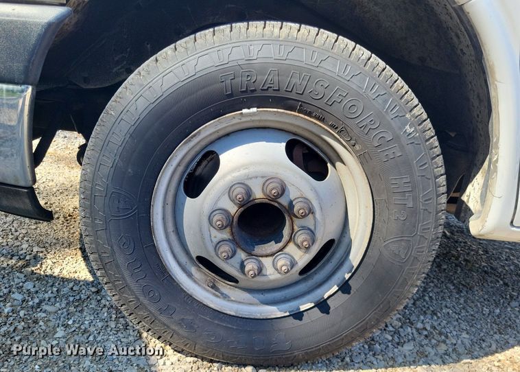 image for item LS9589 2014 Chevrolet Express G4500  van cab and chassis