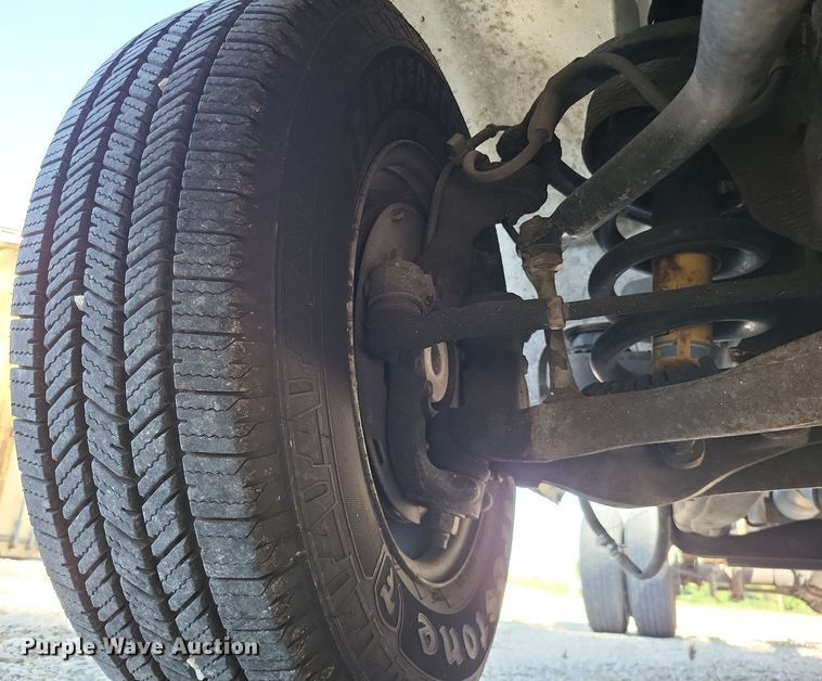 image for item LS9589 2014 Chevrolet Express G4500  van cab and chassis