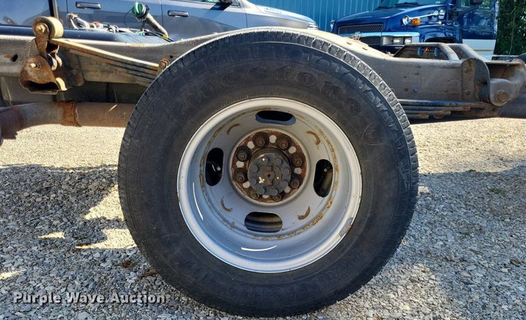 image for item LS9589 2014 Chevrolet Express G4500  van cab and chassis