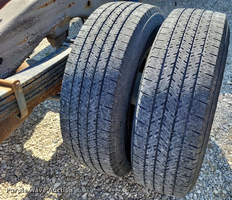 image for item LS9589 2014 Chevrolet Express G4500  van cab and chassis