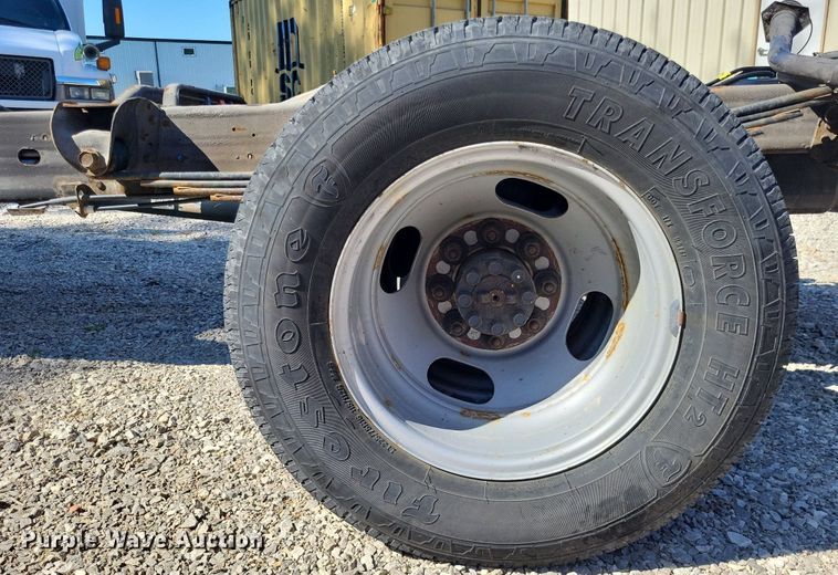 image for item LS9589 2014 Chevrolet Express G4500  van cab and chassis