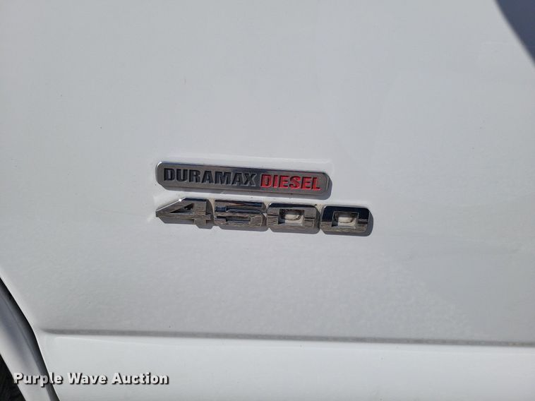 image for item LS9589 2014 Chevrolet Express G4500  van cab and chassis