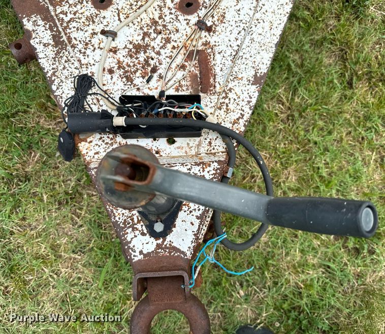 image for item MB9690 2001 W-W  enclosed cargo trailer