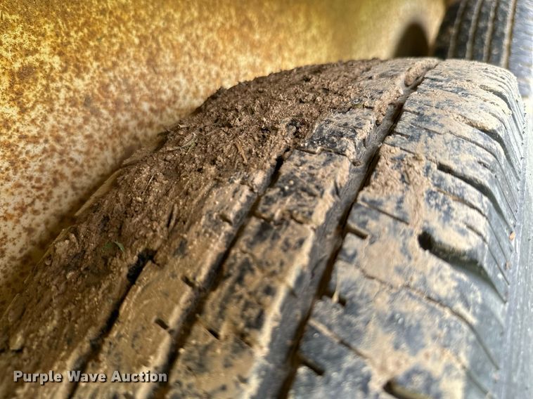 image for item MB9690 2001 W-W  enclosed cargo trailer