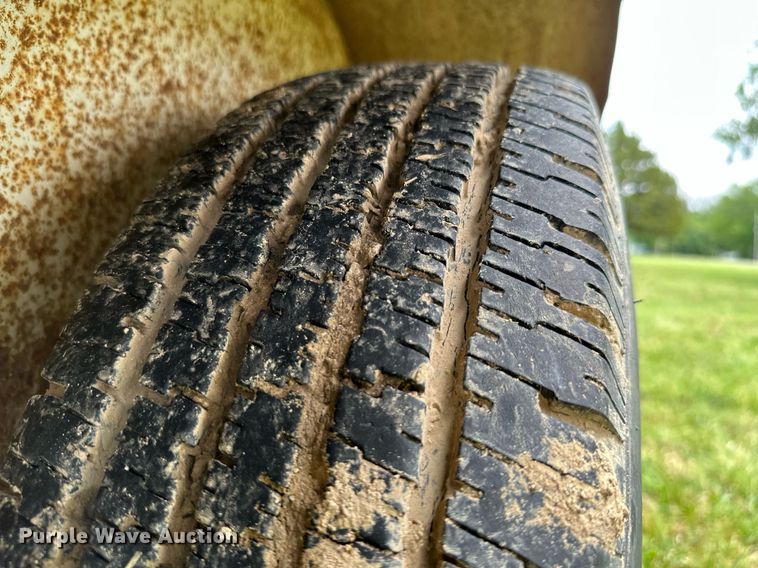 image for item MB9690 2001 W-W  enclosed cargo trailer