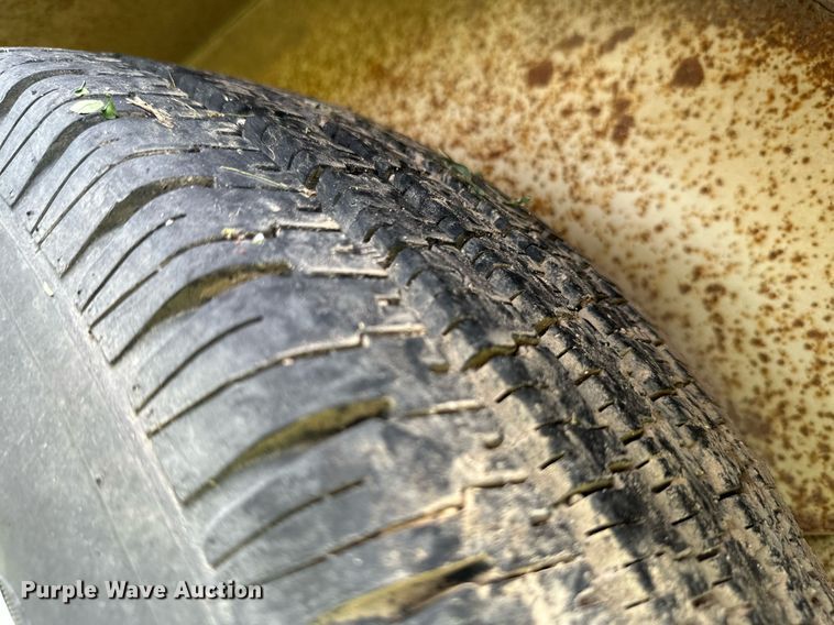 image for item MB9690 2001 W-W  enclosed cargo trailer