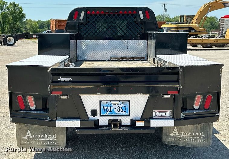 image for item MB9741 2016 Ford F450 Super Duty  Crew Cab flatbed truck