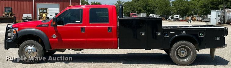 image for item MB9741 2016 Ford F450 Super Duty  Crew Cab flatbed truck