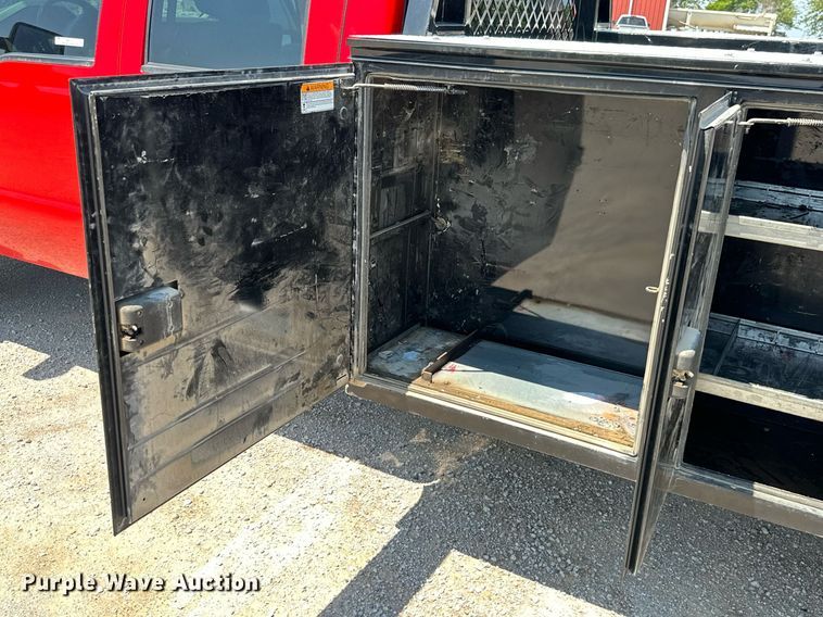 image for item MB9741 2016 Ford F450 Super Duty  Crew Cab flatbed truck