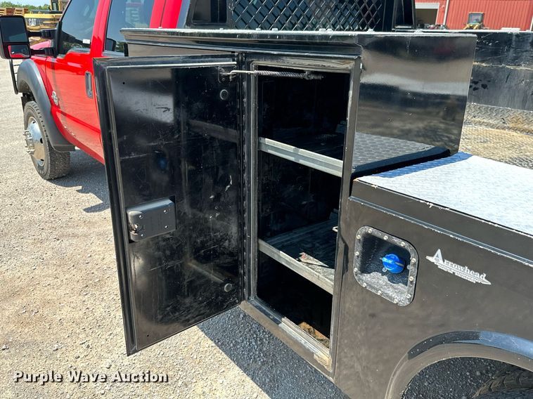 image for item MB9741 2016 Ford F450 Super Duty  Crew Cab flatbed truck