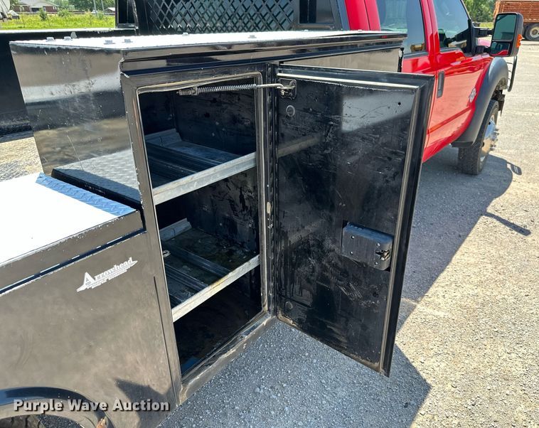 image for item MB9741 2016 Ford F450 Super Duty  Crew Cab flatbed truck