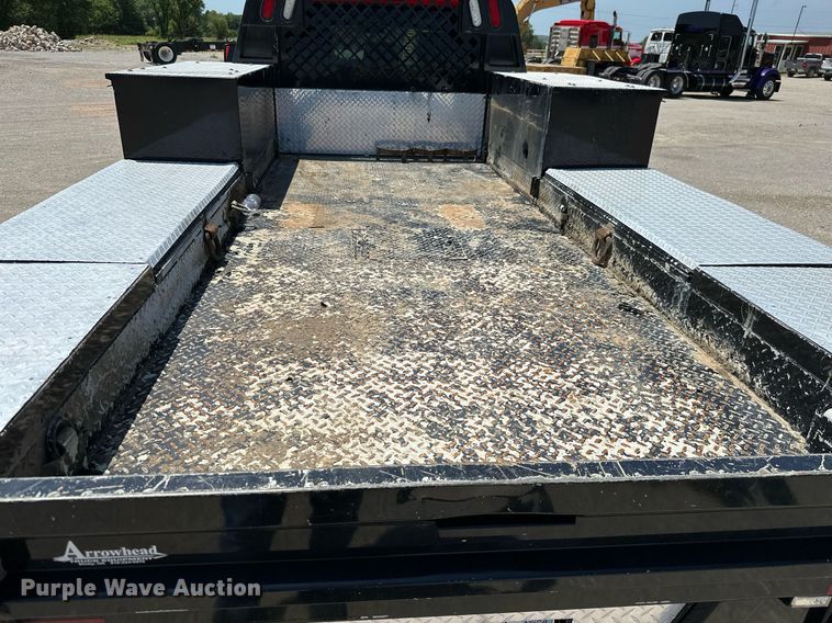 image for item MB9741 2016 Ford F450 Super Duty  Crew Cab flatbed truck