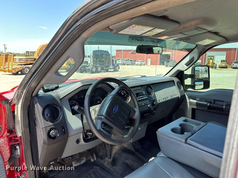 image for item MB9741 2016 Ford F450 Super Duty  Crew Cab flatbed truck