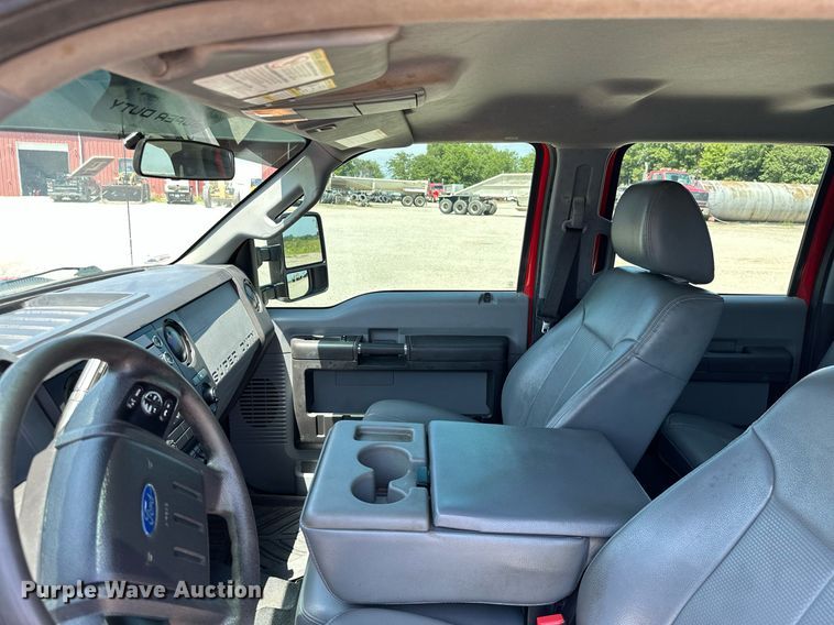 image for item MB9741 2016 Ford F450 Super Duty  Crew Cab flatbed truck