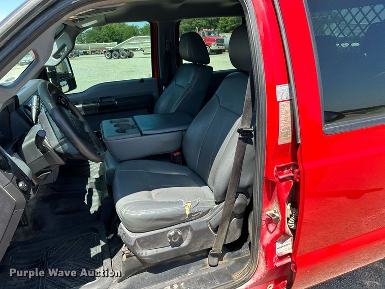 image for item MB9741 2016 Ford F450 Super Duty  Crew Cab flatbed truck