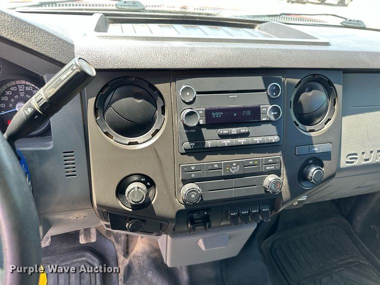 image for item MB9741 2016 Ford F450 Super Duty  Crew Cab flatbed truck