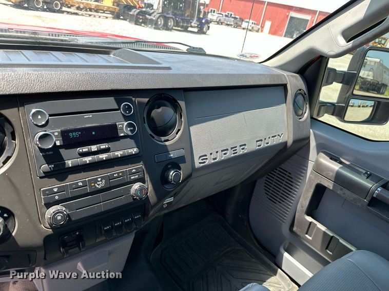 image for item MB9741 2016 Ford F450 Super Duty  Crew Cab flatbed truck