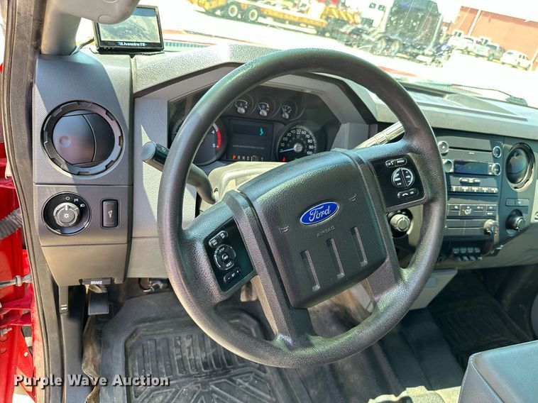 image for item MB9741 2016 Ford F450 Super Duty  Crew Cab flatbed truck