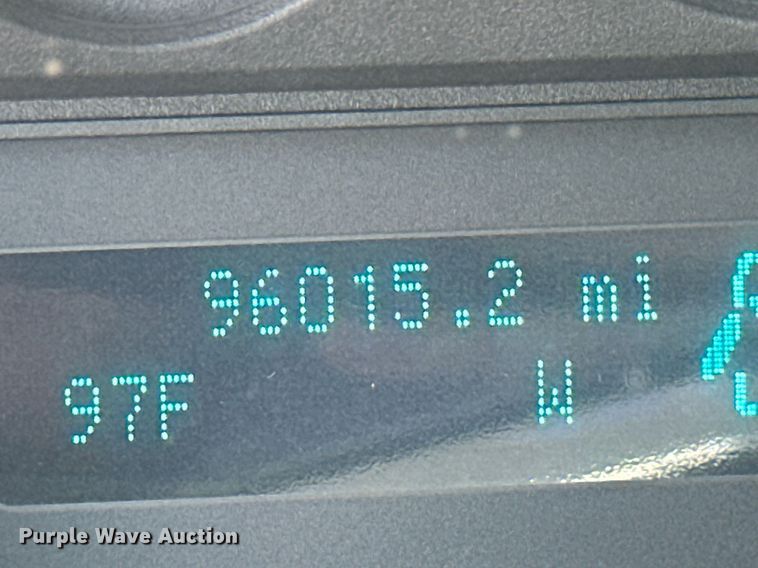 image for item MB9741 2016 Ford F450 Super Duty  Crew Cab flatbed truck