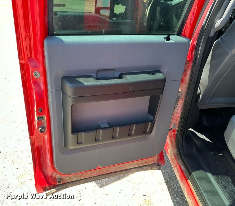 image for item MB9741 2016 Ford F450 Super Duty  Crew Cab flatbed truck