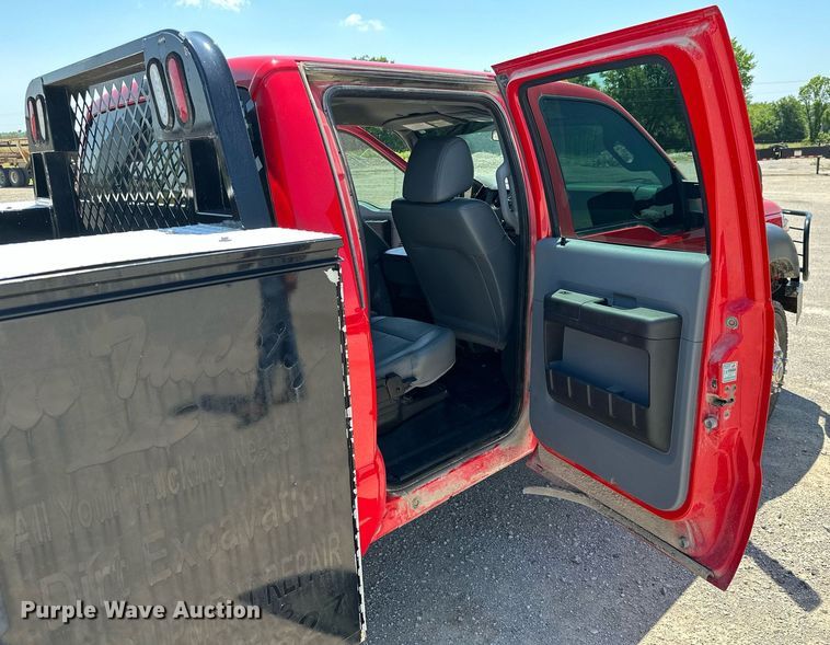 image for item MB9741 2016 Ford F450 Super Duty  Crew Cab flatbed truck