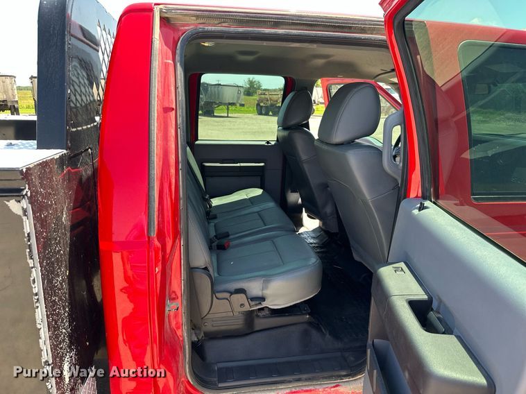 image for item MB9741 2016 Ford F450 Super Duty  Crew Cab flatbed truck