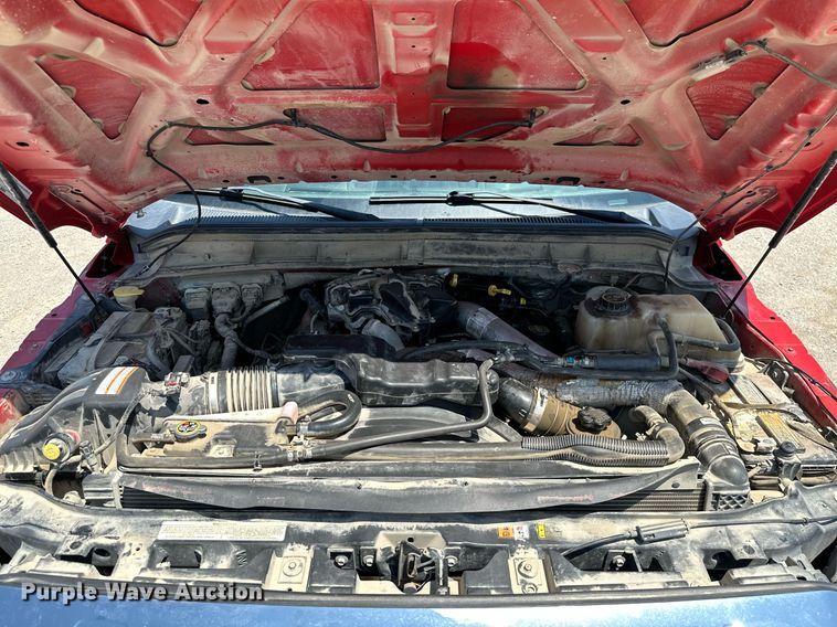 image for item MB9741 2016 Ford F450 Super Duty  Crew Cab flatbed truck